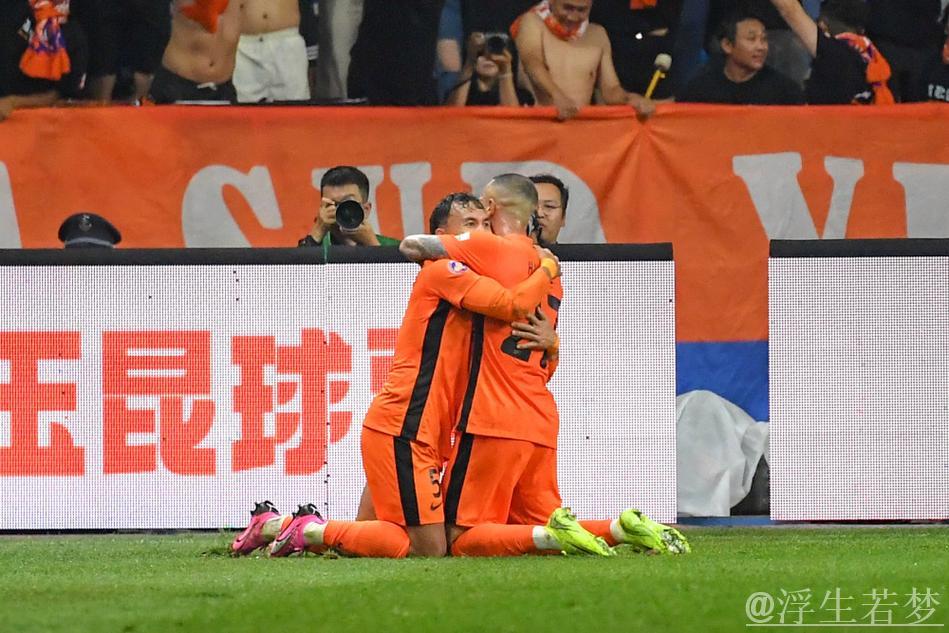 中超-云南玉昆主场告捷 三球击败深圳新鹏城 中超-云南玉昆主场告捷 三球击败深圳新鹏城